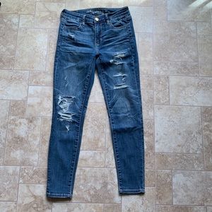 High rise destructed American eagle jeggings